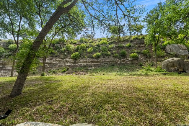 608 N CREEK RD, Comfort, TX 78013