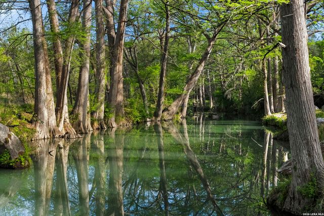 608 N CREEK RD, Comfort, TX 78013