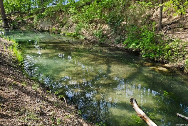 608 N CREEK RD, Comfort, TX 78013