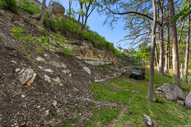 608 N CREEK RD, Comfort, TX 78013