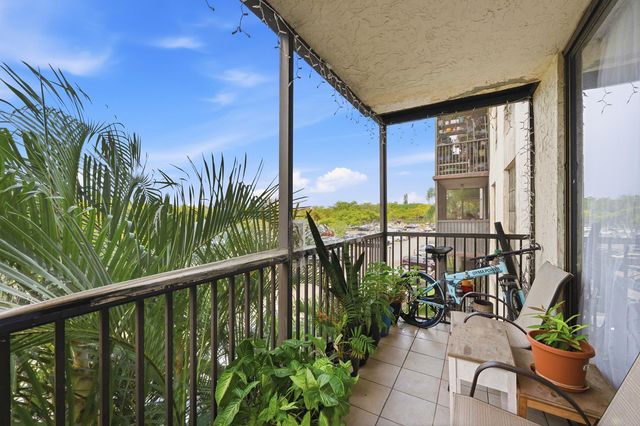 5570 NW 44th Street 313a, Lauderhill, FL 33319