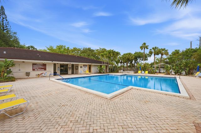 5570 NW 44th Street 313a, Lauderhill, FL 33319