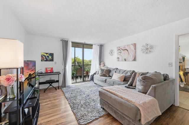 5570 NW 44th Street 313a, Lauderhill, FL 33319