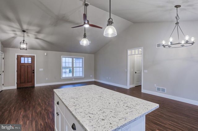 016 ROLLING MEADOW RD, Lebanon, PA 17046