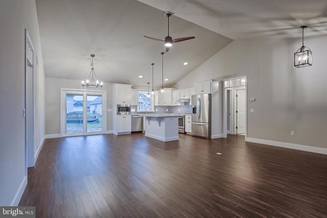 016 ROLLING MEADOW RD, Lebanon, PA 17046