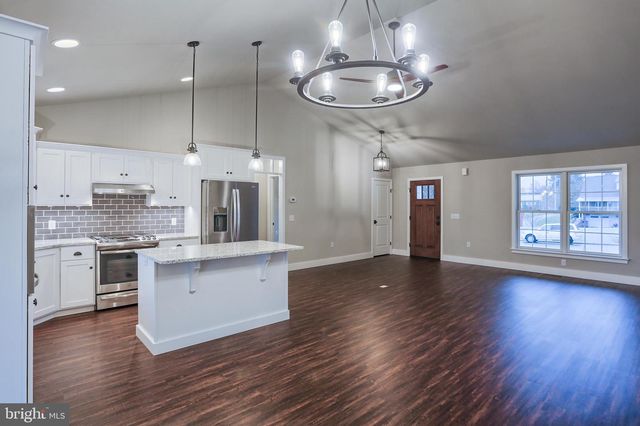 016 ROLLING MEADOW RD, Lebanon, PA 17046