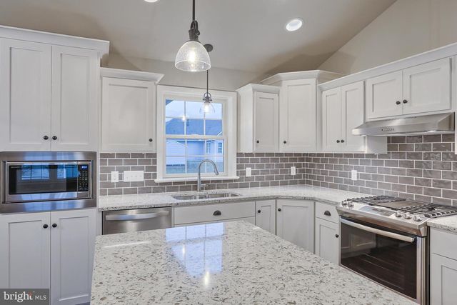 016 ROLLING MEADOW RD, Lebanon, PA 17046