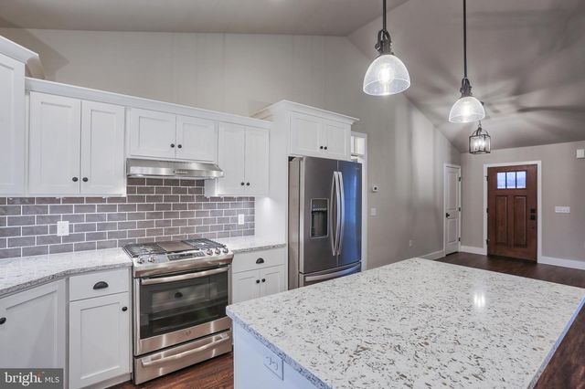 016 ROLLING MEADOW RD, Lebanon, PA 17046