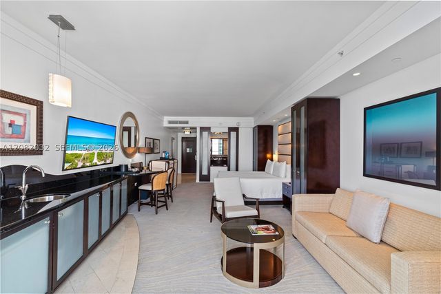 4391 Collins Ave 905, Miami Beach, FL 33140