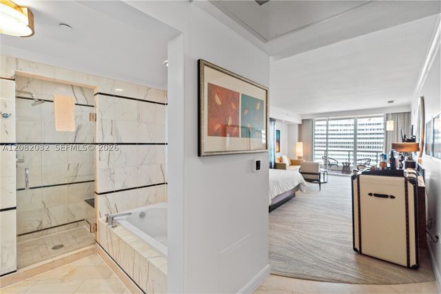 4391 Collins Ave 905, Miami Beach, FL 33140