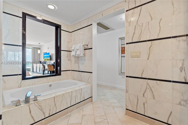 4391 Collins Ave 905, Miami Beach, FL 33140