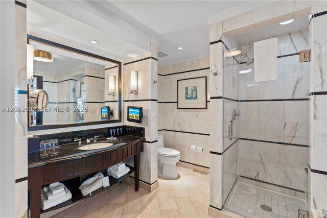 4391 Collins Ave 905, Miami Beach, FL 33140