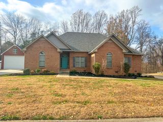 1022 S Ridge Trl, Clarksville, TN 37043