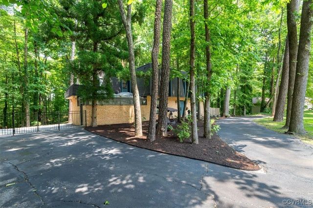 3301 E Princeton Rd, Petersburg, VA 23805