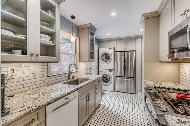 2396 Leafgate Road, Decatur, GA 30033