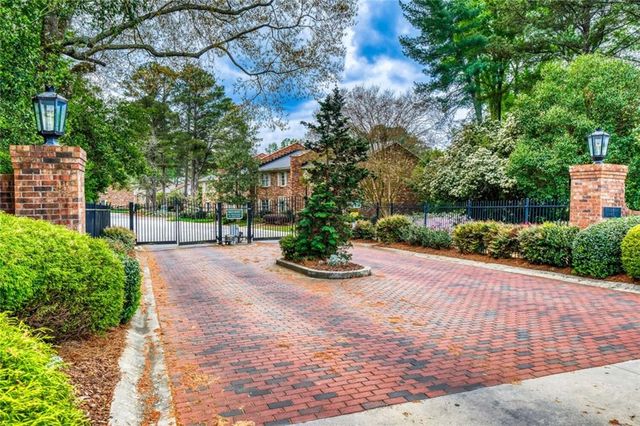 2396 Leafgate Road, Decatur, GA 30033