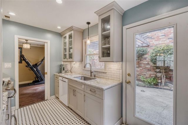 2396 Leafgate Road, Decatur, GA 30033