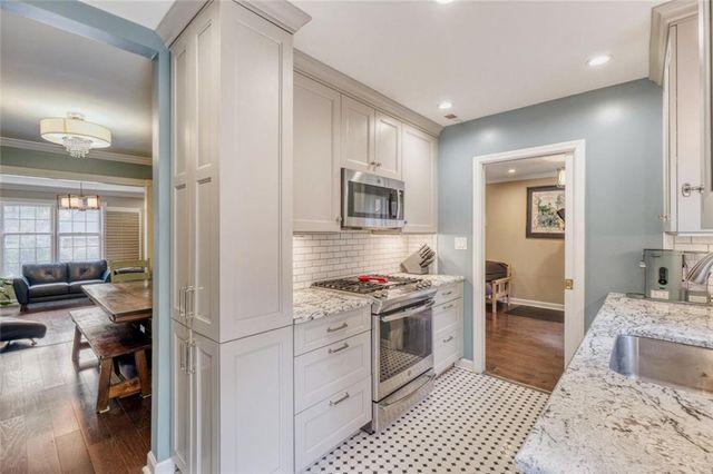 2396 Leafgate Road, Decatur, GA 30033