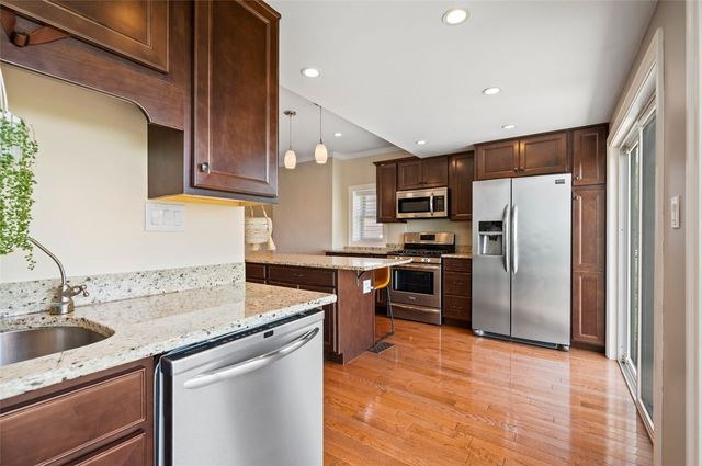137 E Sycamore, Mt Washington, PA 15211