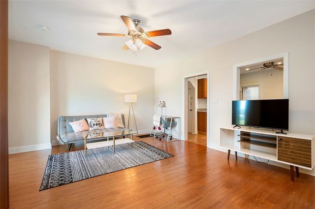 137 E Sycamore, Mt Washington, PA 15211