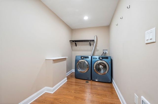 137 E Sycamore, Mt Washington, PA 15211