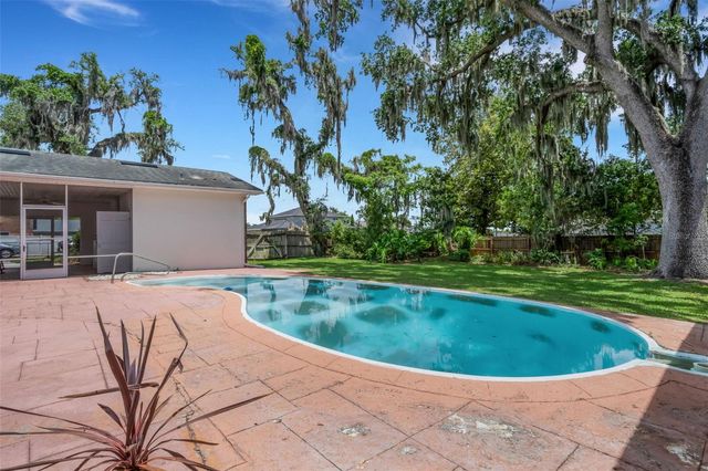 4200 CLEVELAND HEIGHTS BOULEVARD, Lakeland, FL 33813