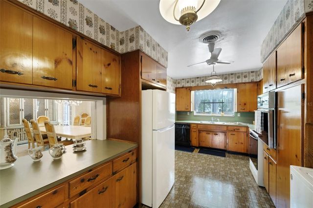 4200 CLEVELAND HEIGHTS BOULEVARD, Lakeland, FL 33813