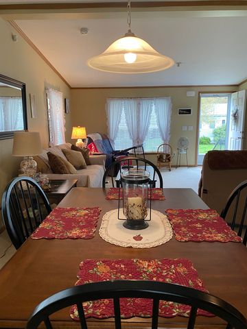 7 Sir Lancelot Drive, Exeter, NH 03833