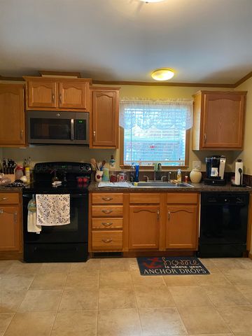 7 Sir Lancelot Drive, Exeter, NH 03833