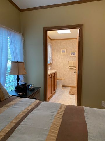 7 Sir Lancelot Drive, Exeter, NH 03833