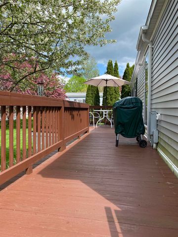 7 Sir Lancelot Drive, Exeter, NH 03833