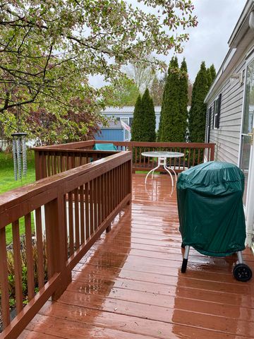 7 Sir Lancelot Drive, Exeter, NH 03833