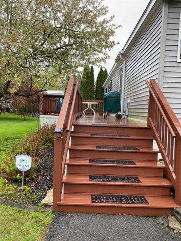 7 Sir Lancelot Drive, Exeter, NH 03833
