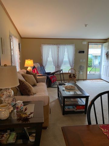 7 Sir Lancelot Drive, Exeter, NH 03833