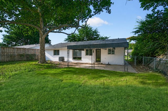 2029 Spanish Trail, Irving, TX 75060