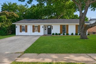 2029 Spanish Trail, Irving, TX 75060