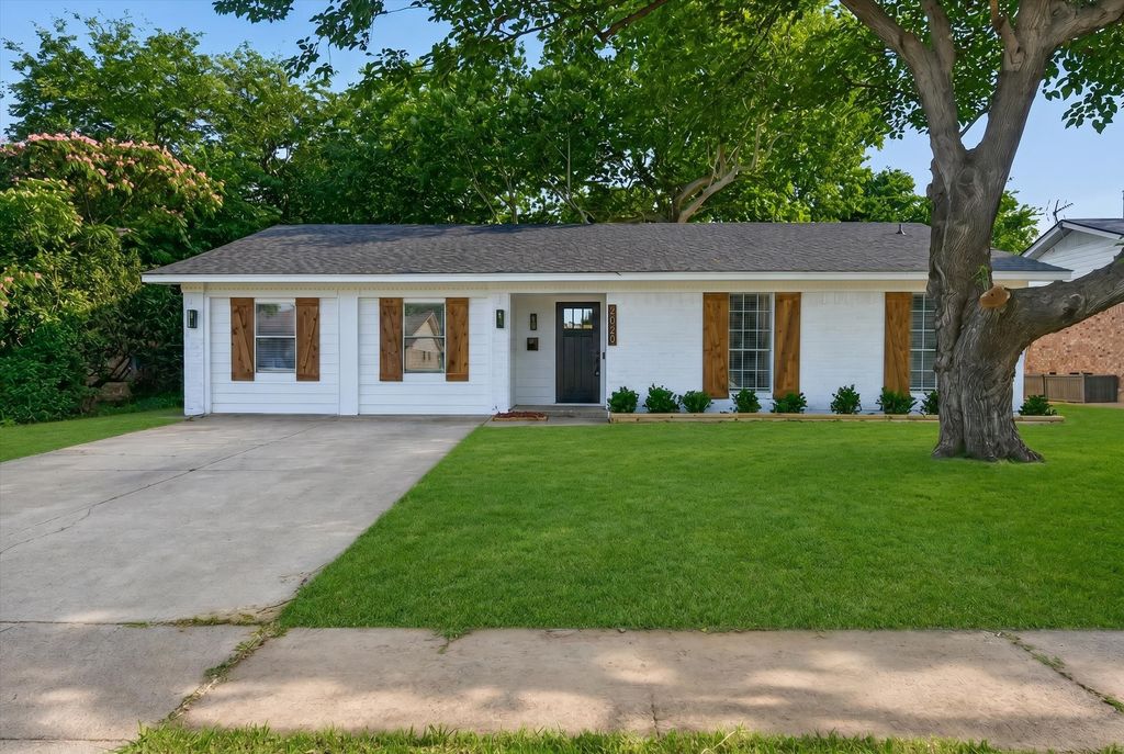 2029 Spanish Trail, Irving, TX 75060
