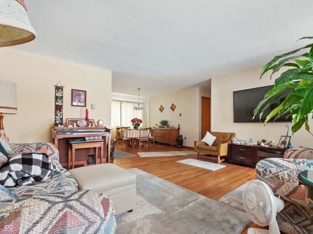 11937 E 100 S, Columbus, IN 47203