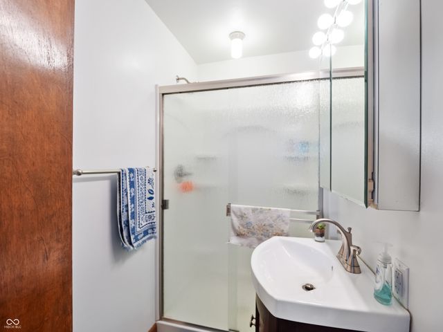 11937 E 100 S, Columbus, IN 47203