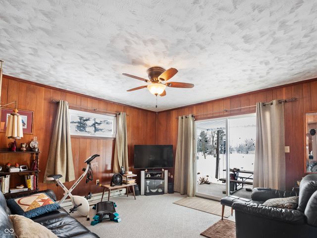 11937 E 100 S, Columbus, IN 47203