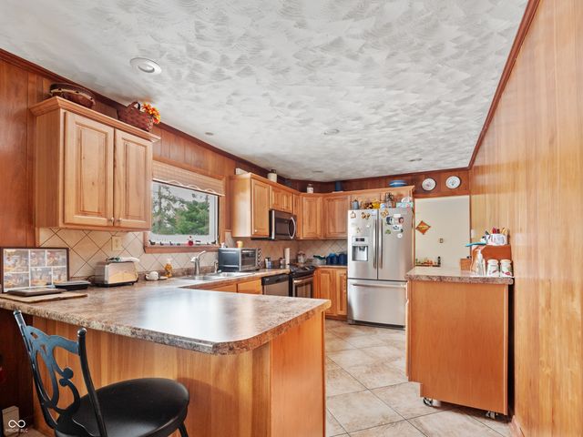 11937 E 100 S, Columbus, IN 47203