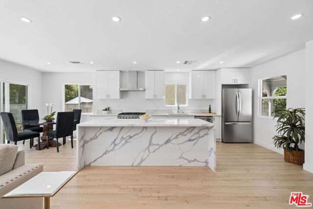 5822 Saloma Avenue, Sherman Oaks, CA 91411