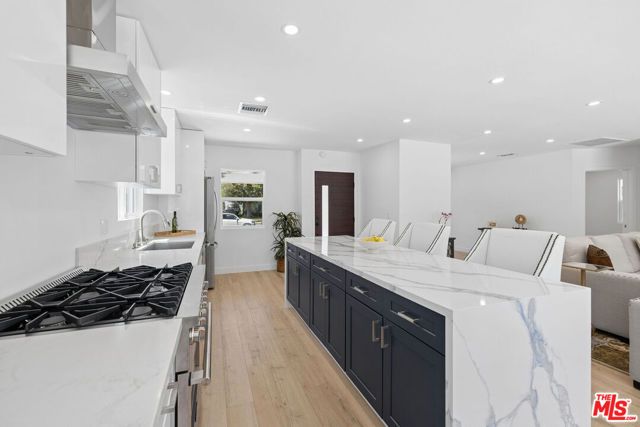 5822 Saloma Avenue, Sherman Oaks, CA 91411