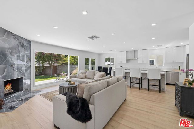 5822 Saloma Avenue, Sherman Oaks, CA 91411