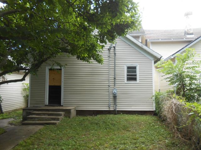2434 thompson Avenue, Fort Wayne, IN 46807