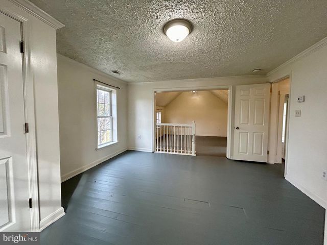 2266 HENSHAW RD, Inwood, WV 25428