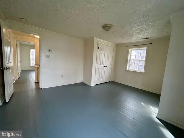 2266 HENSHAW RD, Inwood, WV 25428