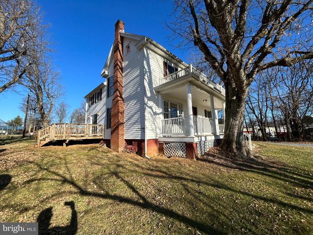 2266 HENSHAW RD, Inwood, WV 25428