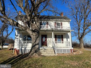 2266 HENSHAW RD, Inwood, WV 25428