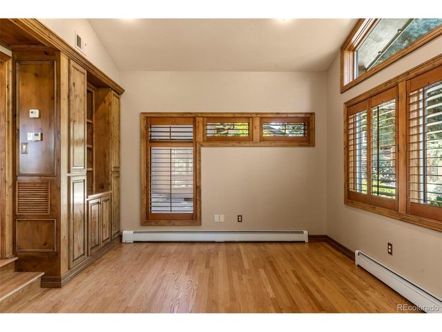 40 Upland Rd, Colorado Springs, CO 80906